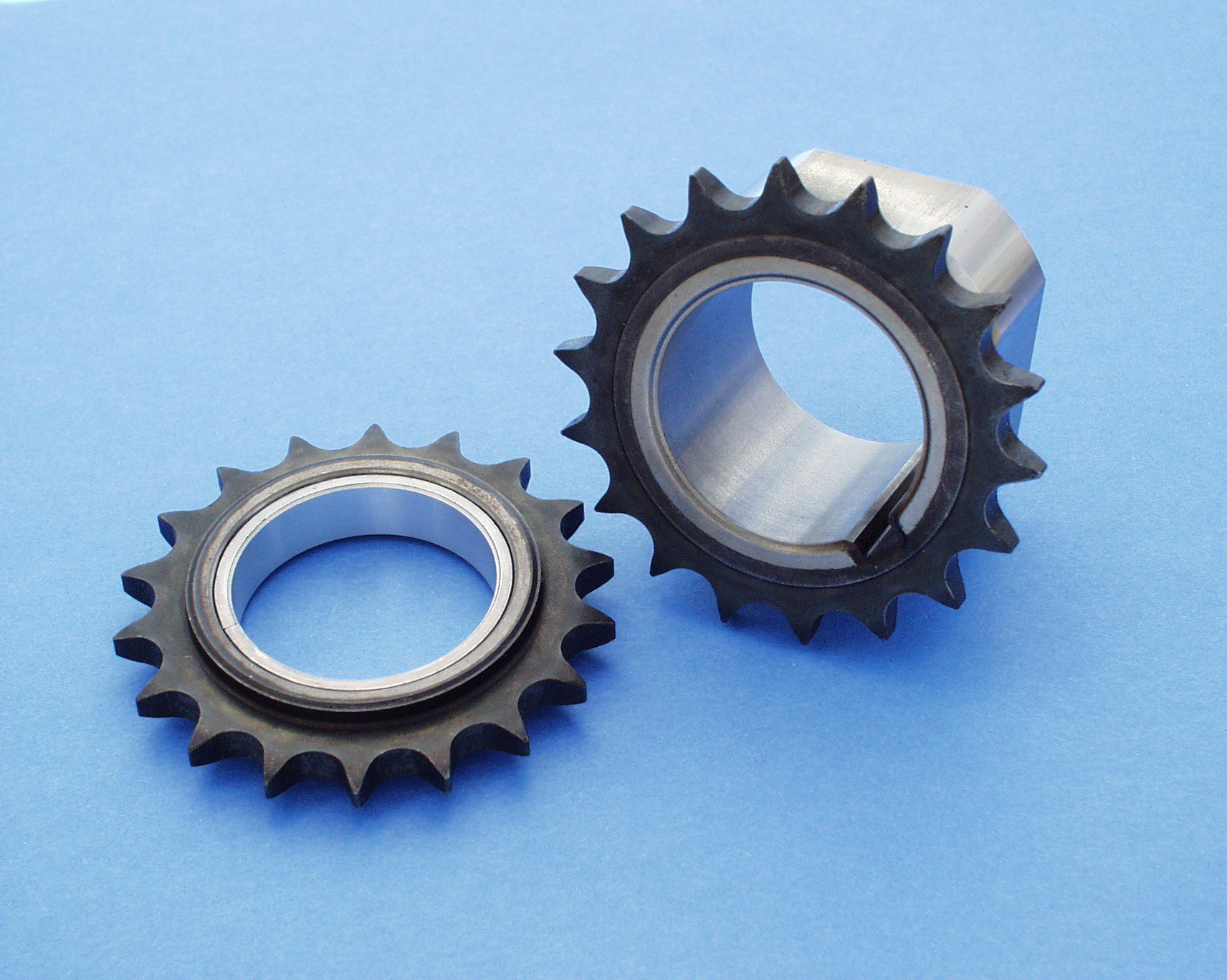 Development of high-strength engine sprocket by warm compaction method with die lubrication