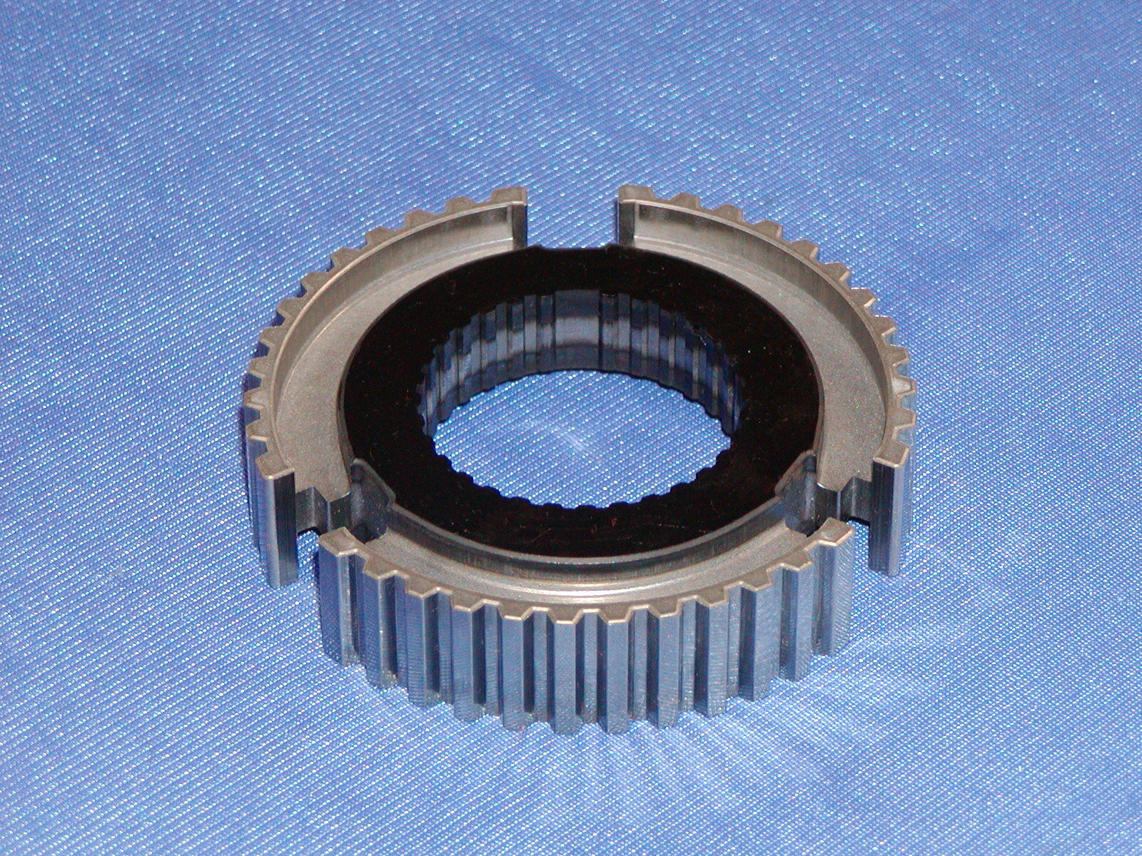 Mass production of high-precision clutch hub that contributes to improved operation feeling
