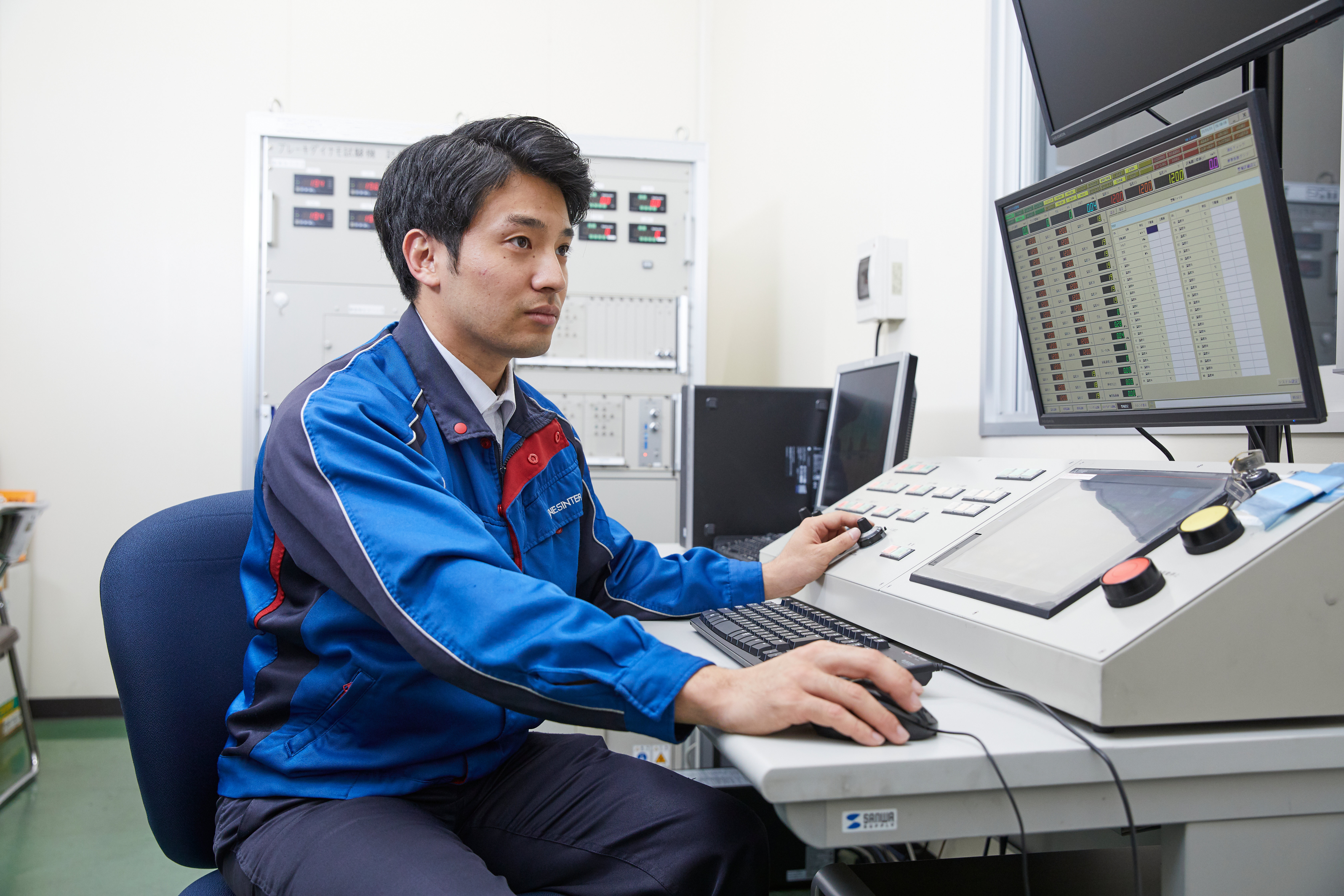 技術職 電動化推進部（鉄道部品の開発）　菱田さん